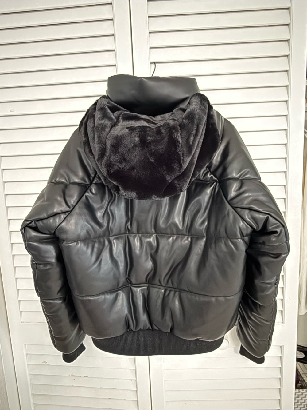 Alo Yoga Faux Leather Boss Puffer Jacket Black Medium NWOT - Picture 4 of 7